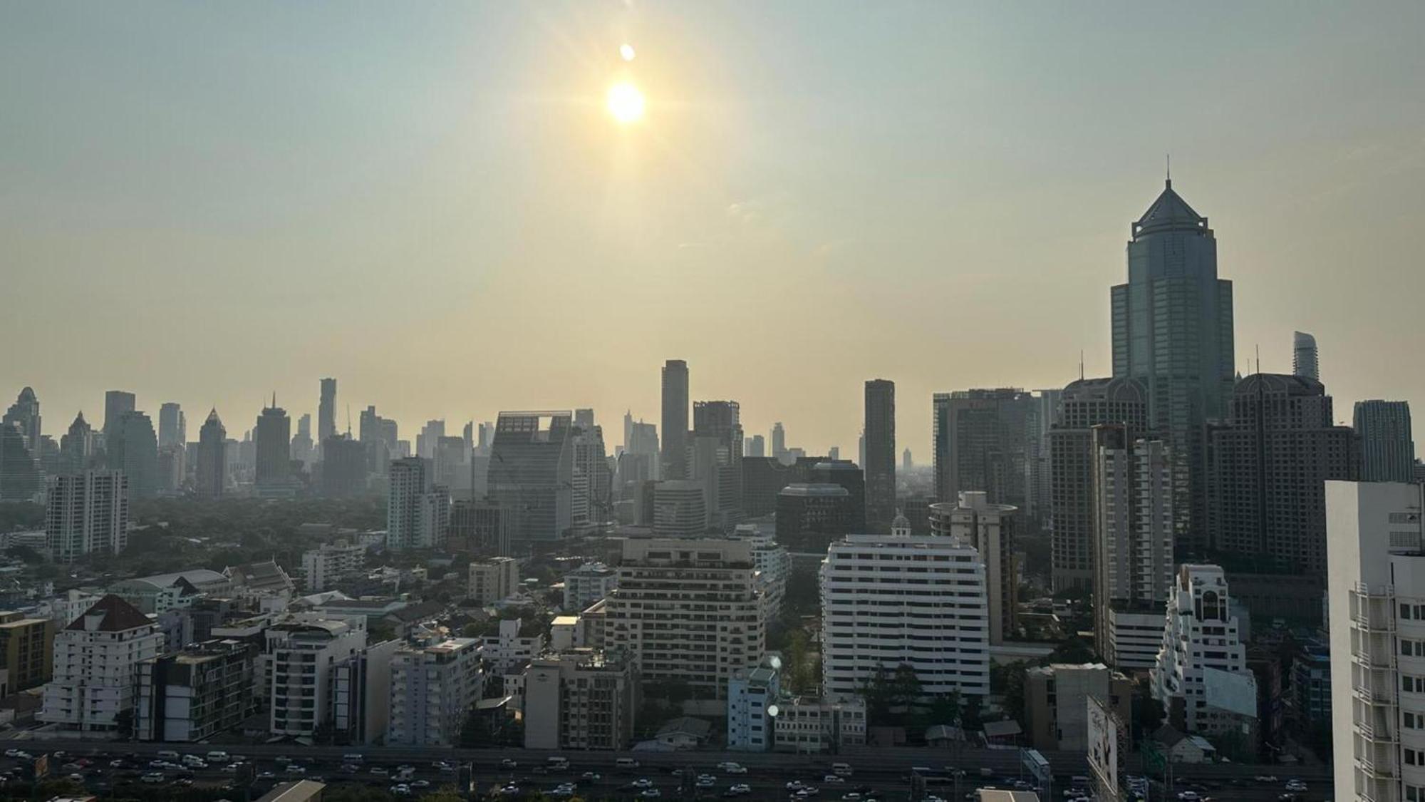 Omni Tower Sukhumvit Nana Direct Hotel Bangkok Bagian luar foto