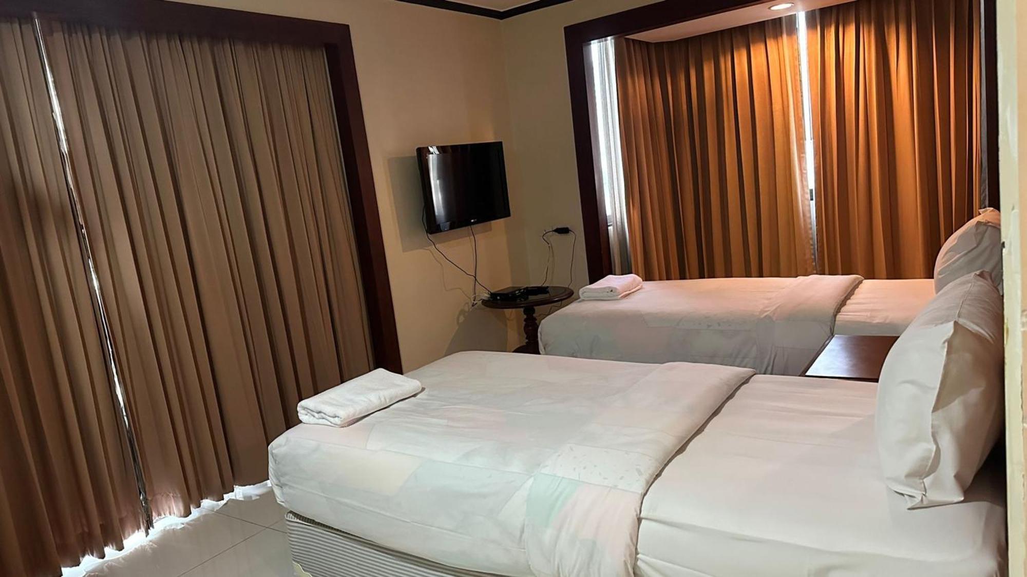 Omni Tower Sukhumvit Nana Direct Hotel Bangkok Bagian luar foto