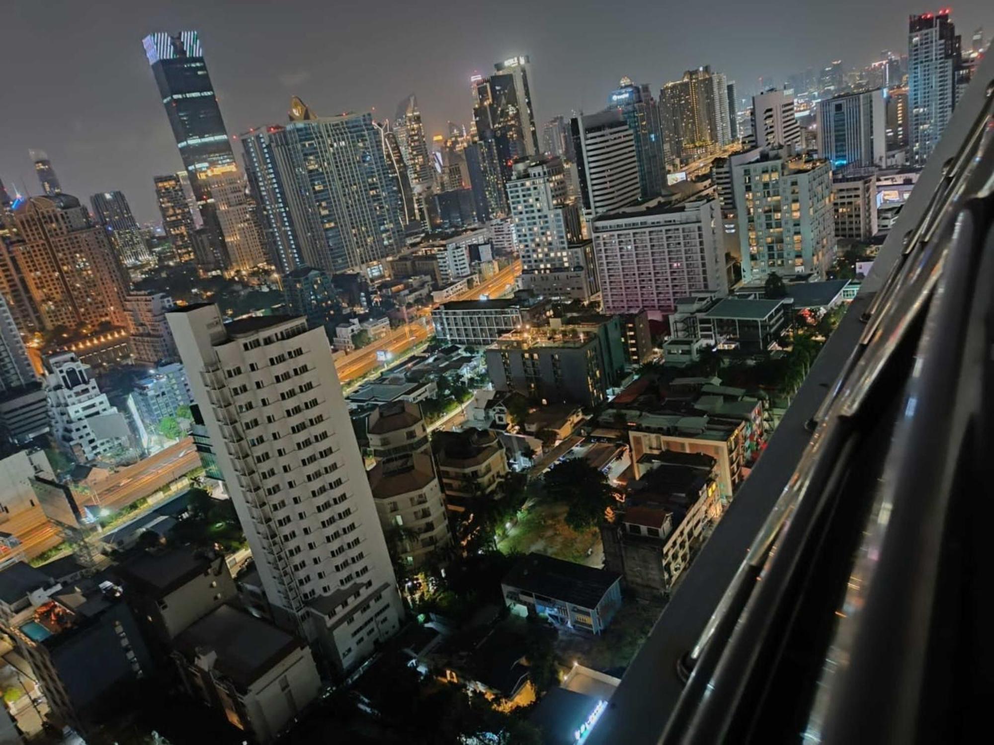 Omni Tower Sukhumvit Nana Direct Hotel Bangkok Bagian luar foto