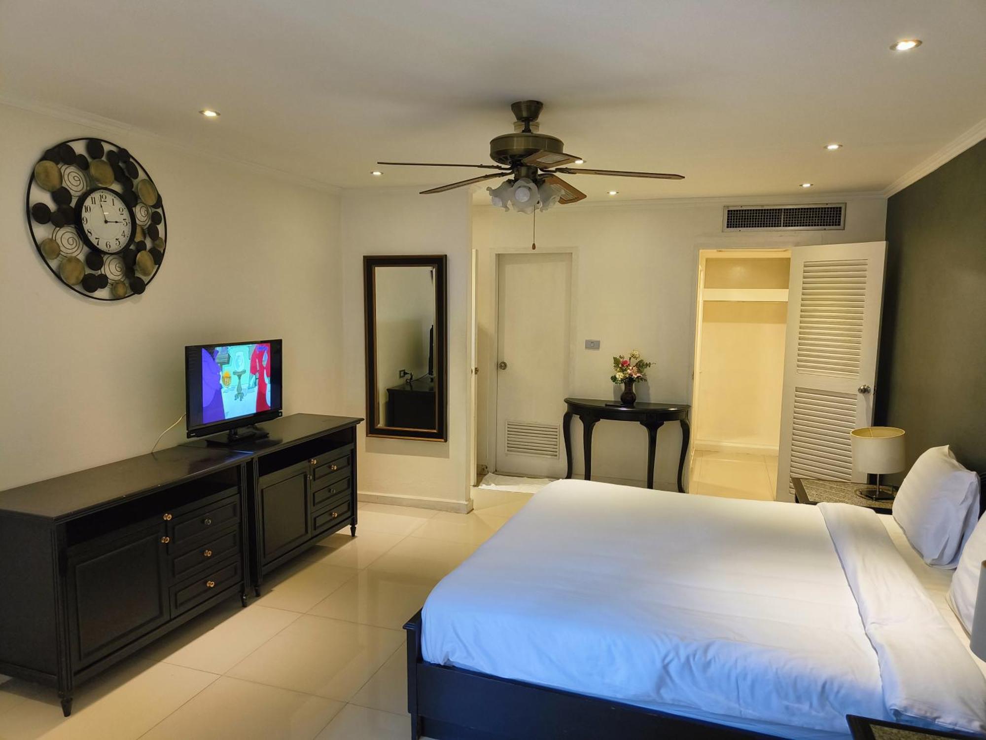 Omni Tower Sukhumvit Nana Direct Hotel Bangkok Bagian luar foto