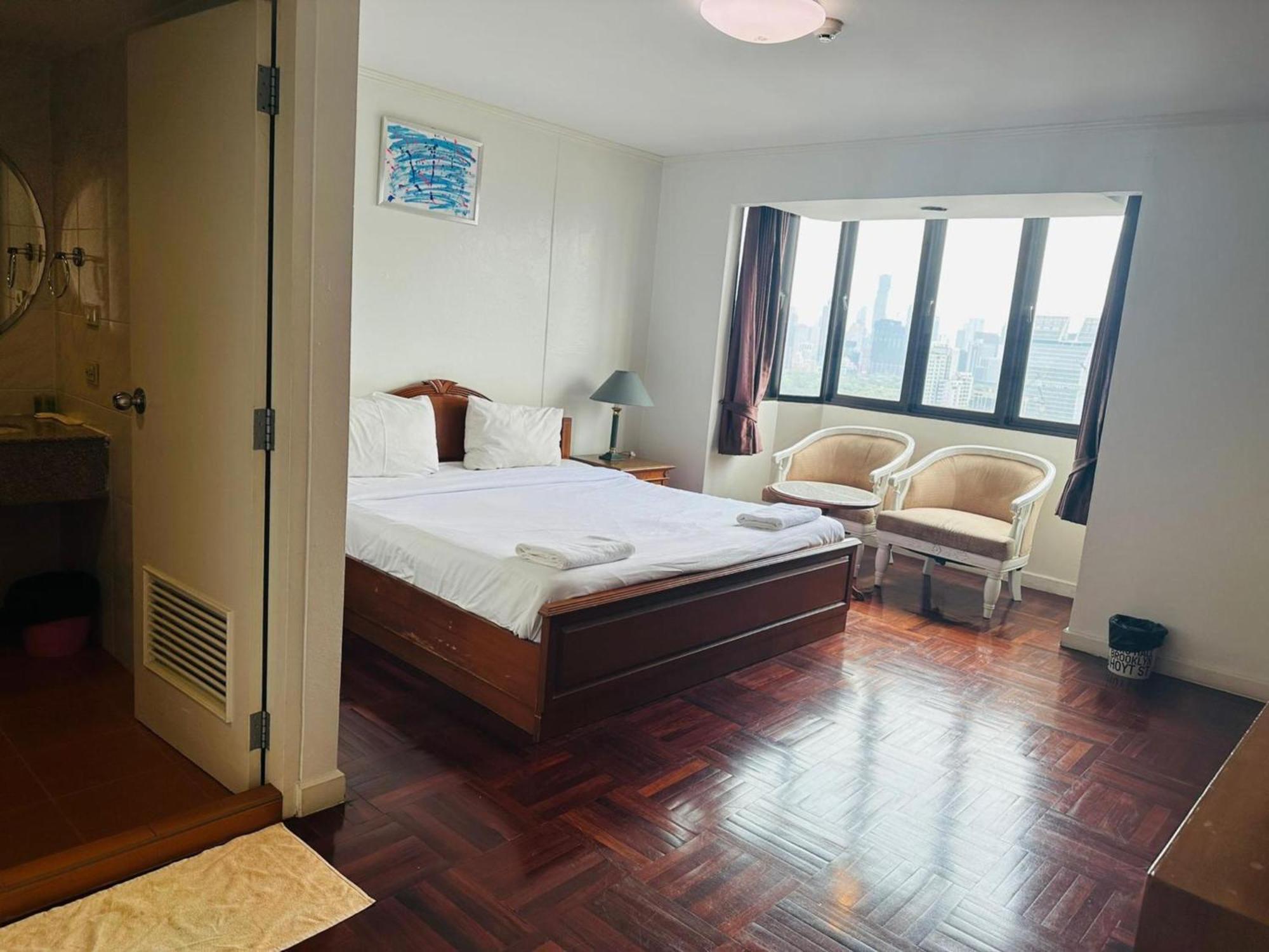 Omni Tower Sukhumvit Nana Direct Hotel Bangkok Bagian luar foto