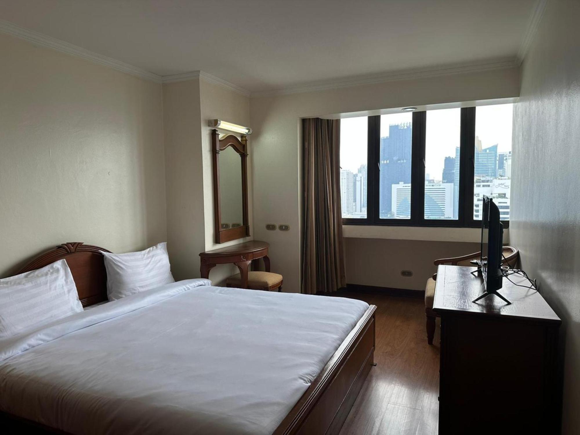 Omni Tower Sukhumvit Nana Direct Hotel Bangkok Bagian luar foto