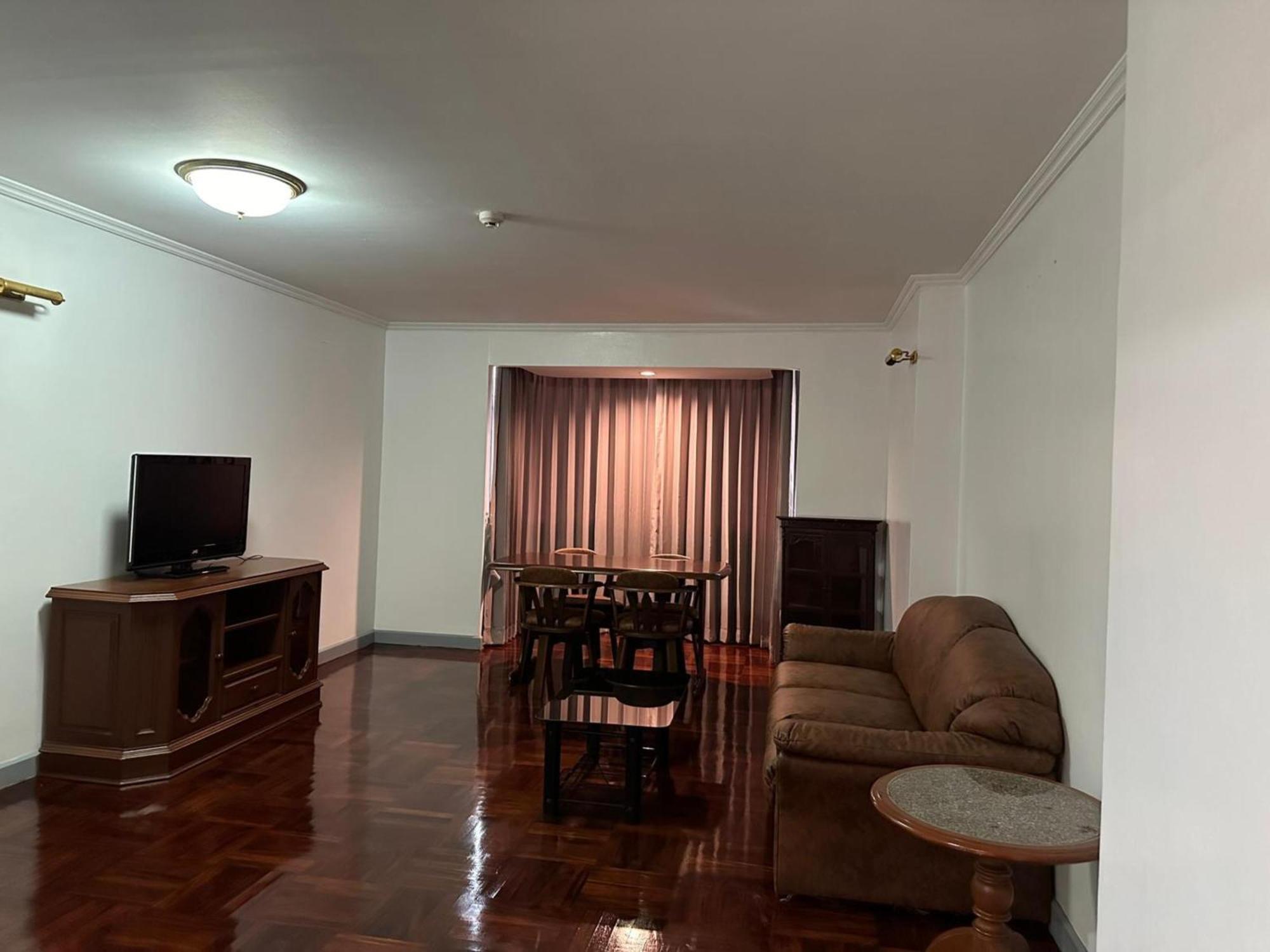 Omni Tower Sukhumvit Nana Direct Hotel Bangkok Bagian luar foto