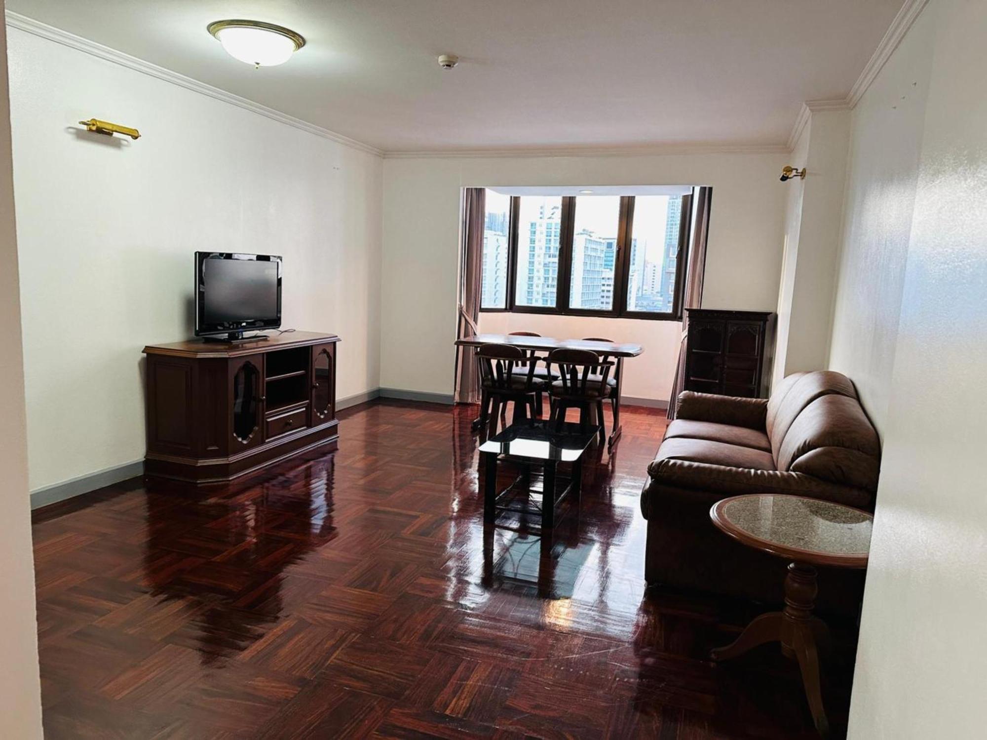 Omni Tower Sukhumvit Nana Direct Hotel Bangkok Bagian luar foto