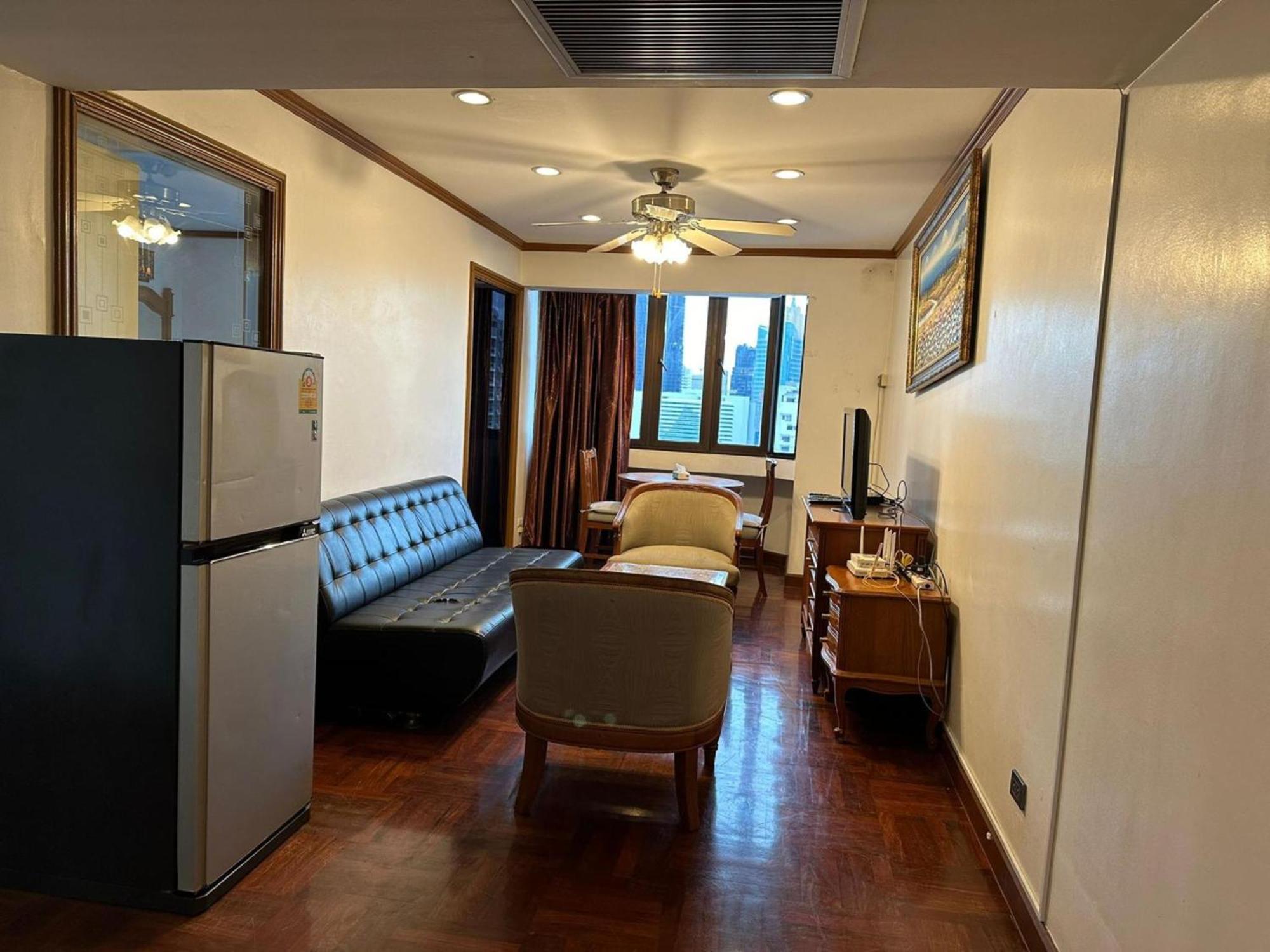 Omni Tower Sukhumvit Nana Direct Hotel Bangkok Bagian luar foto