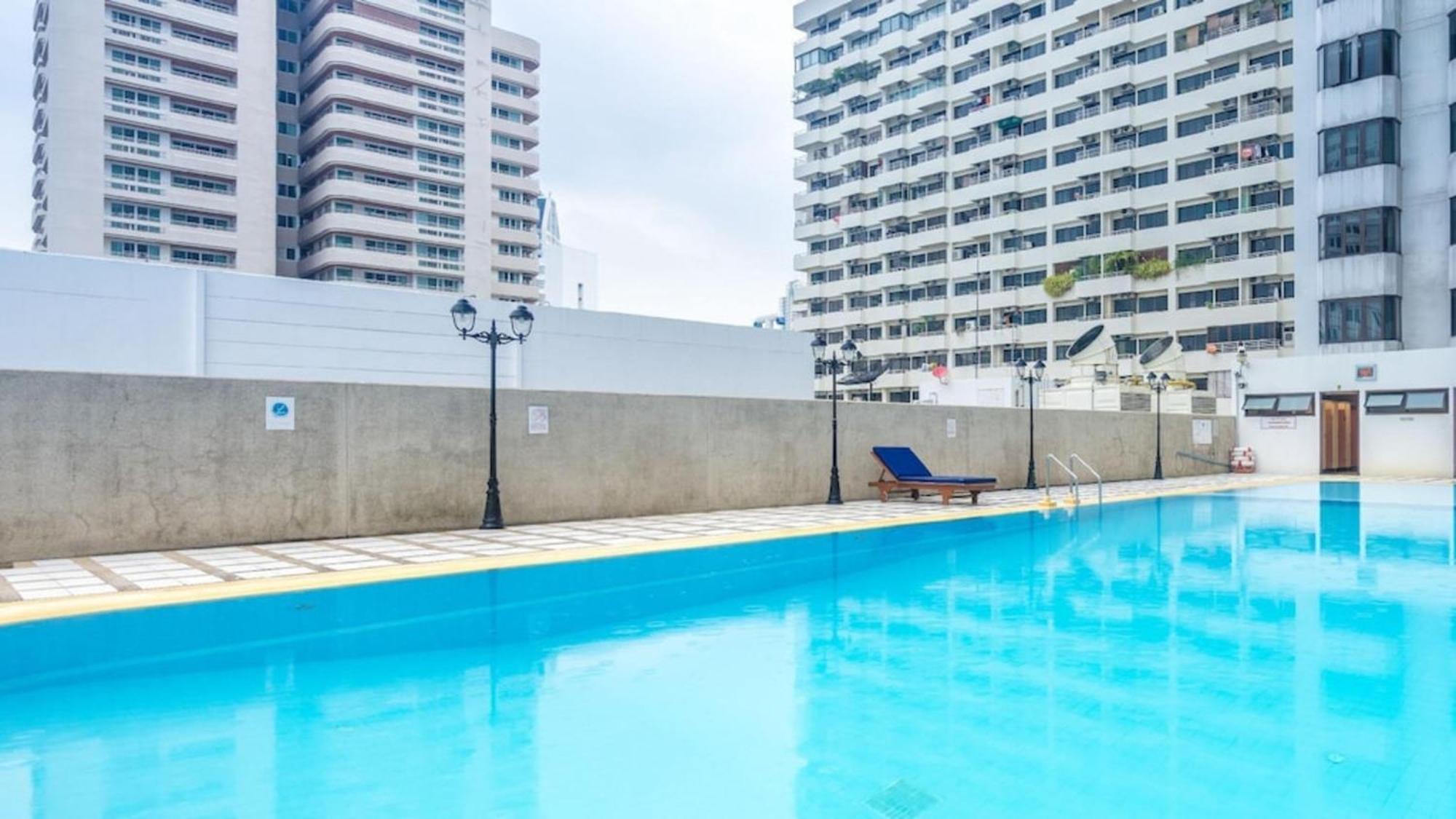 Omni Tower Sukhumvit Nana Direct Hotel Bangkok Bagian luar foto