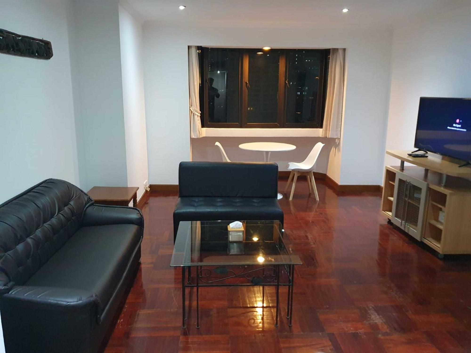 Omni Tower Sukhumvit Nana Direct Hotel Bangkok Bagian luar foto