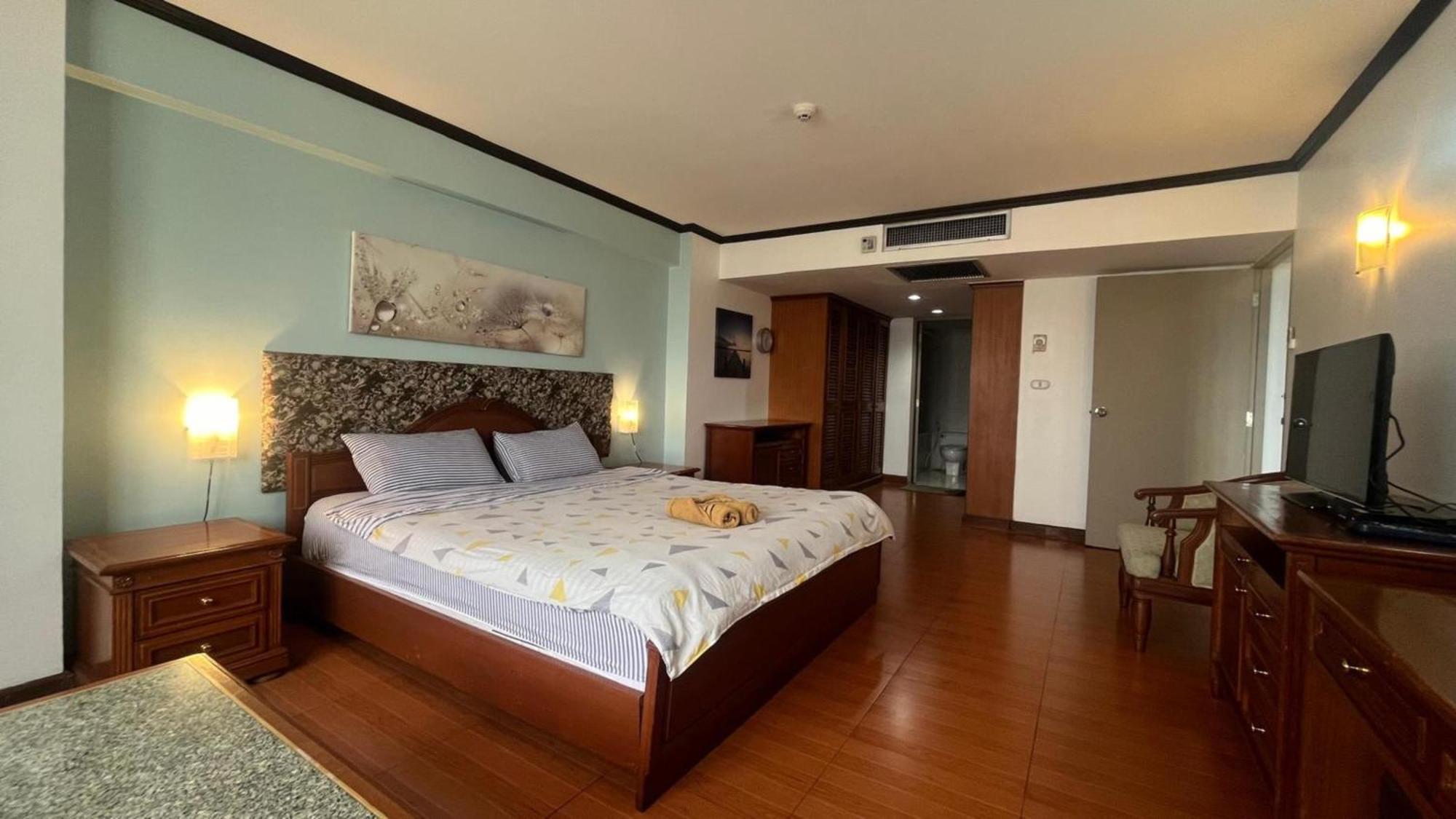 Omni Tower Sukhumvit Nana Direct Hotel Bangkok Bagian luar foto